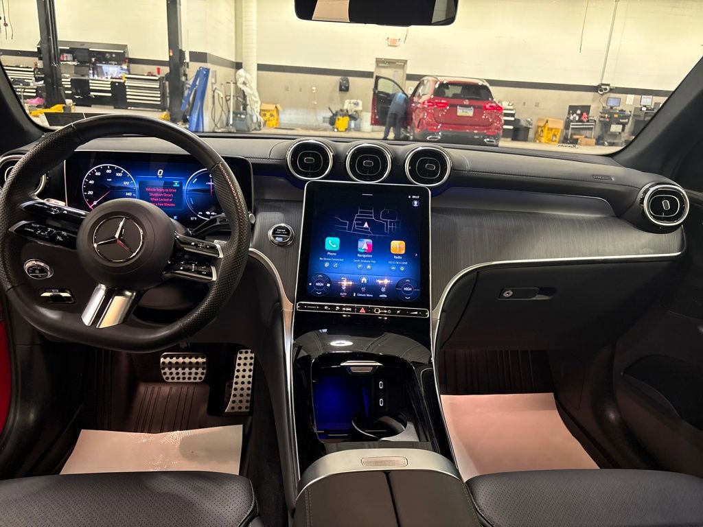 Used 2025 Mercedes-Benz GLC 350e GLC 350e image 12