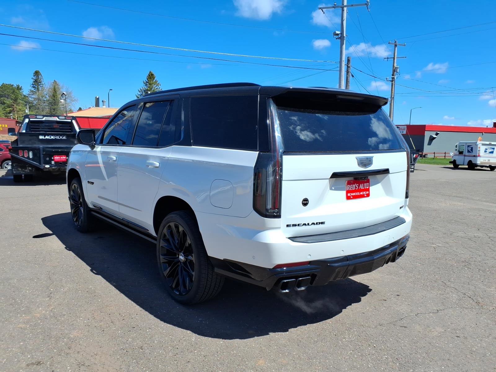 Used 2025 Cadillac Escalade V w/ LPO, ONYX Package AWD/4WD image 3