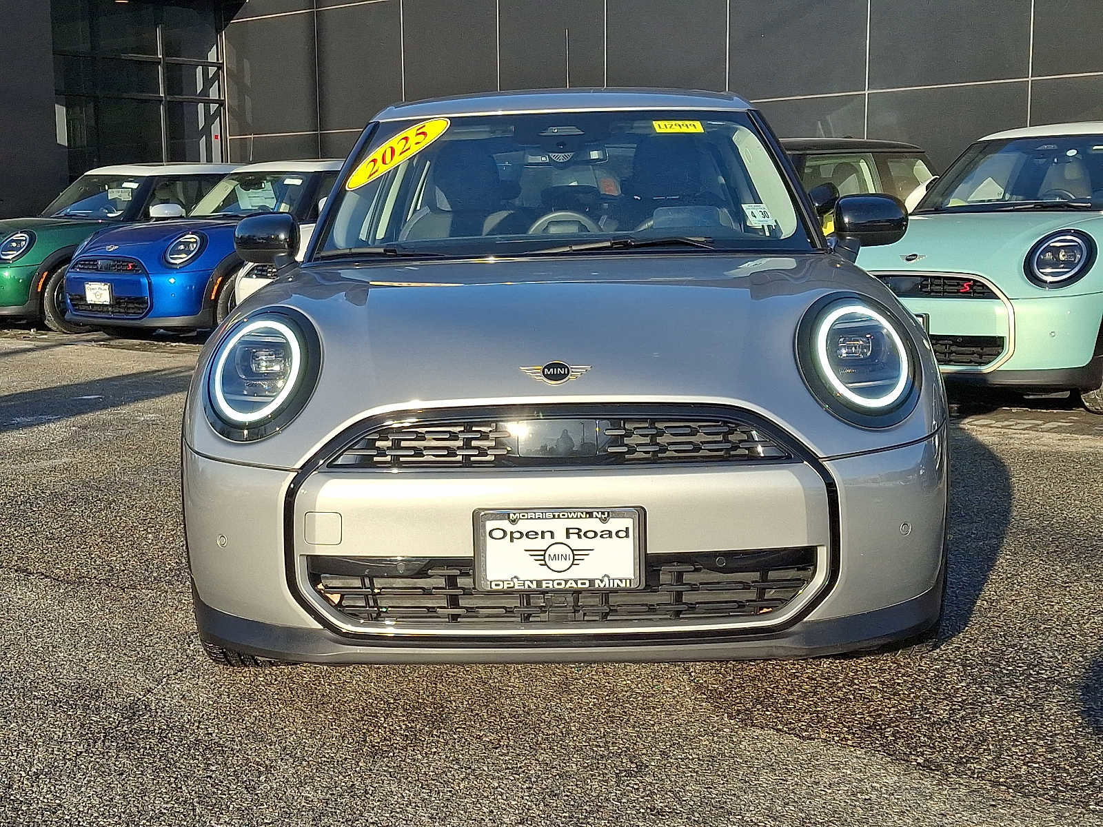 Used 2025 MINI Cooper 4-Door Hardtop image 2