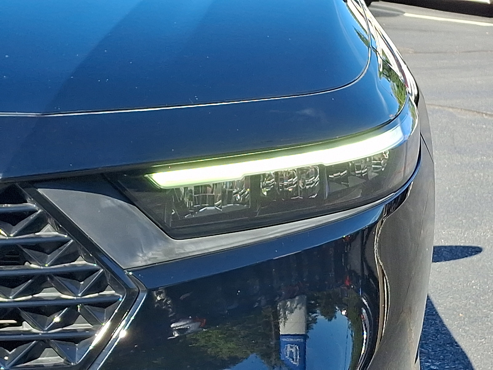 Used 2023 Honda Accord EX image 9