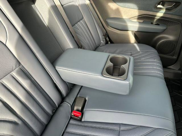 Certified 2025 Nissan Ariya Platinum image 29