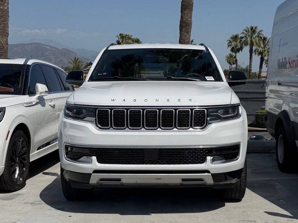 Used 2024 Jeep Wagoneer Series II w/ Flexible Seating Group image 2