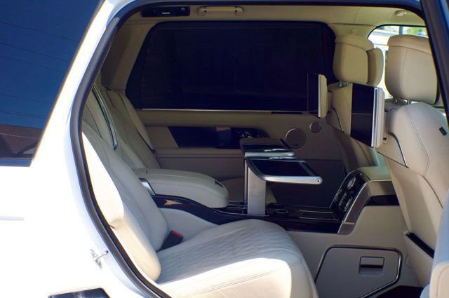 Used 2020 Land Rover Range Rover SV Autobiography Dynamic image 47