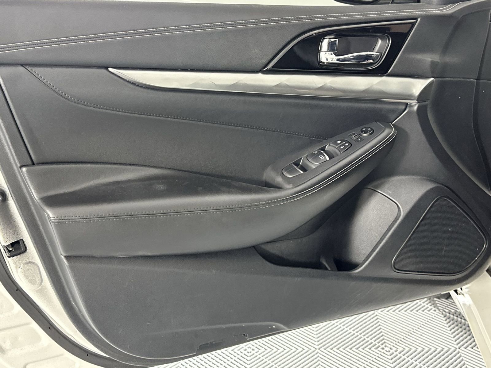Used 2021 Nissan Maxima 3.5 SV w/ Floor Mat Group FWD image 29