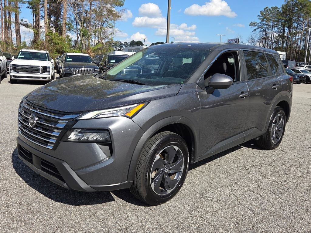 Used 2025 Nissan Rogue SV image 3