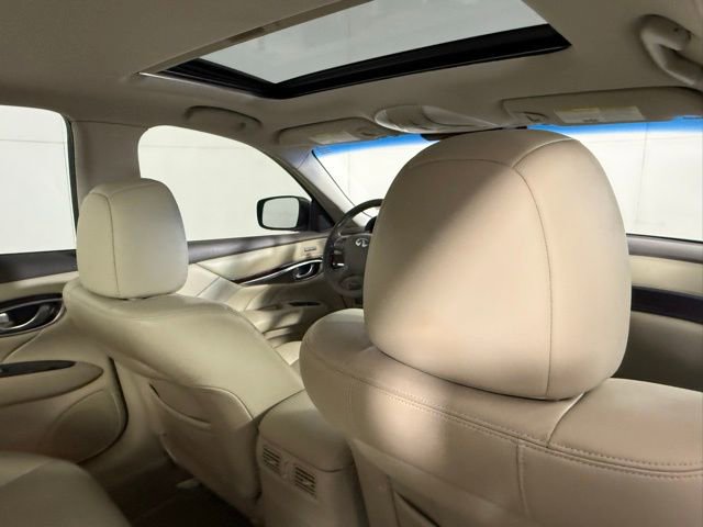 Used 2012 INFINITI M37 w/ Premium Pkg image 29