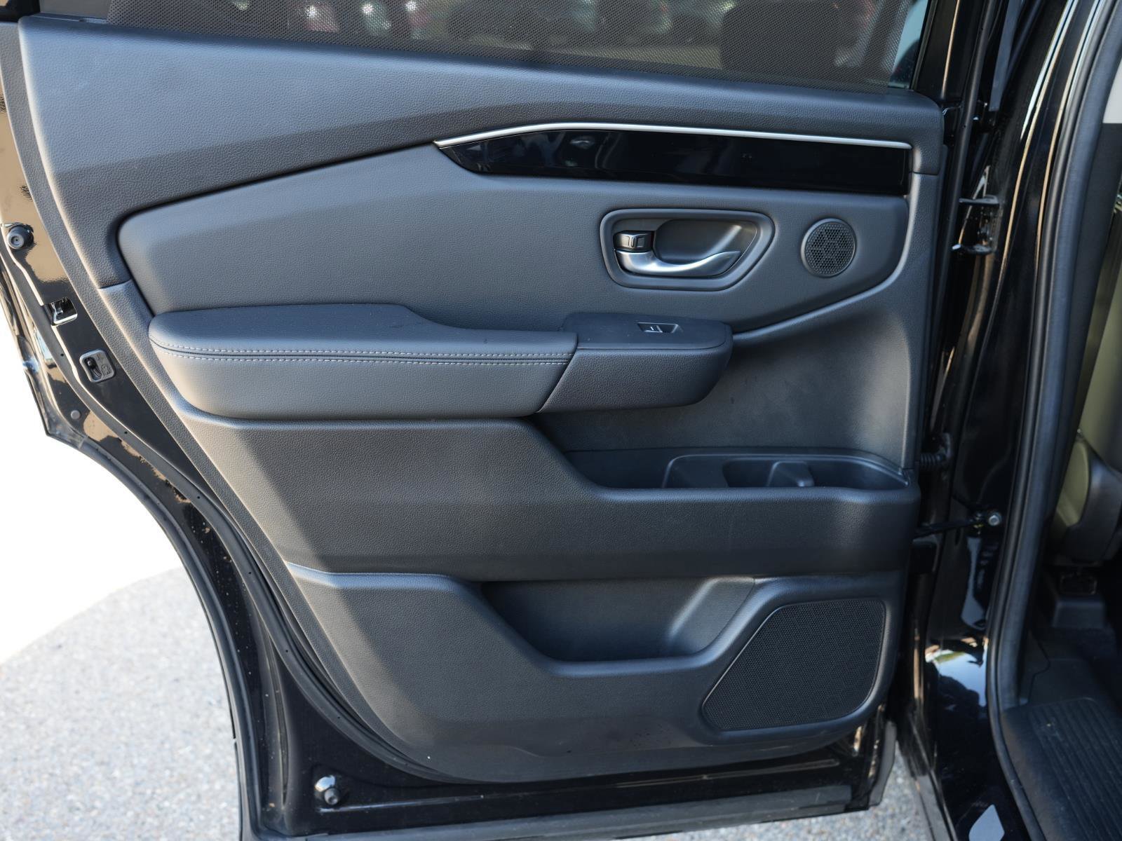 Used 2025 Honda Pilot EX-L image 15