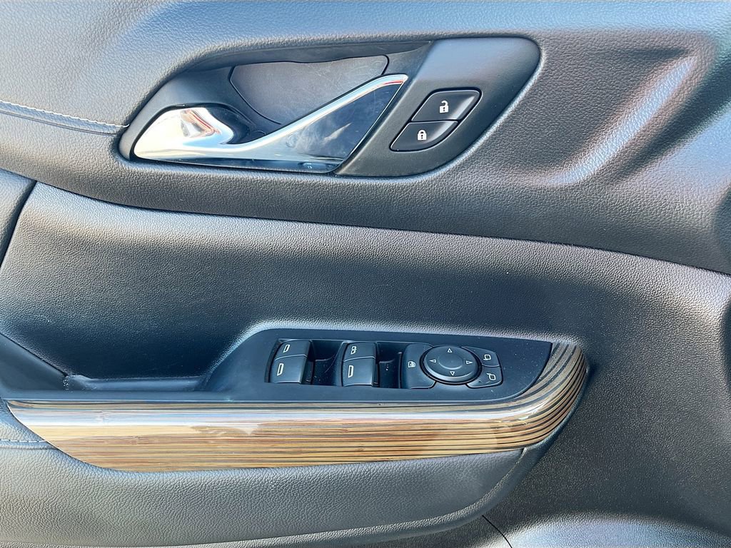 Used 2022 GMC Acadia SLE image 17