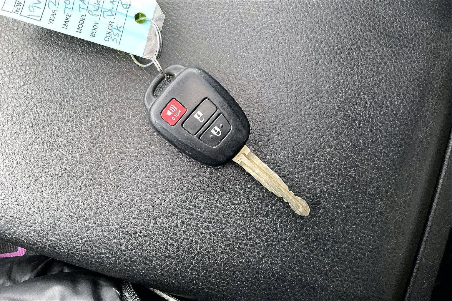 Used 2019 Toyota Tacoma TRD Off-Road image 10