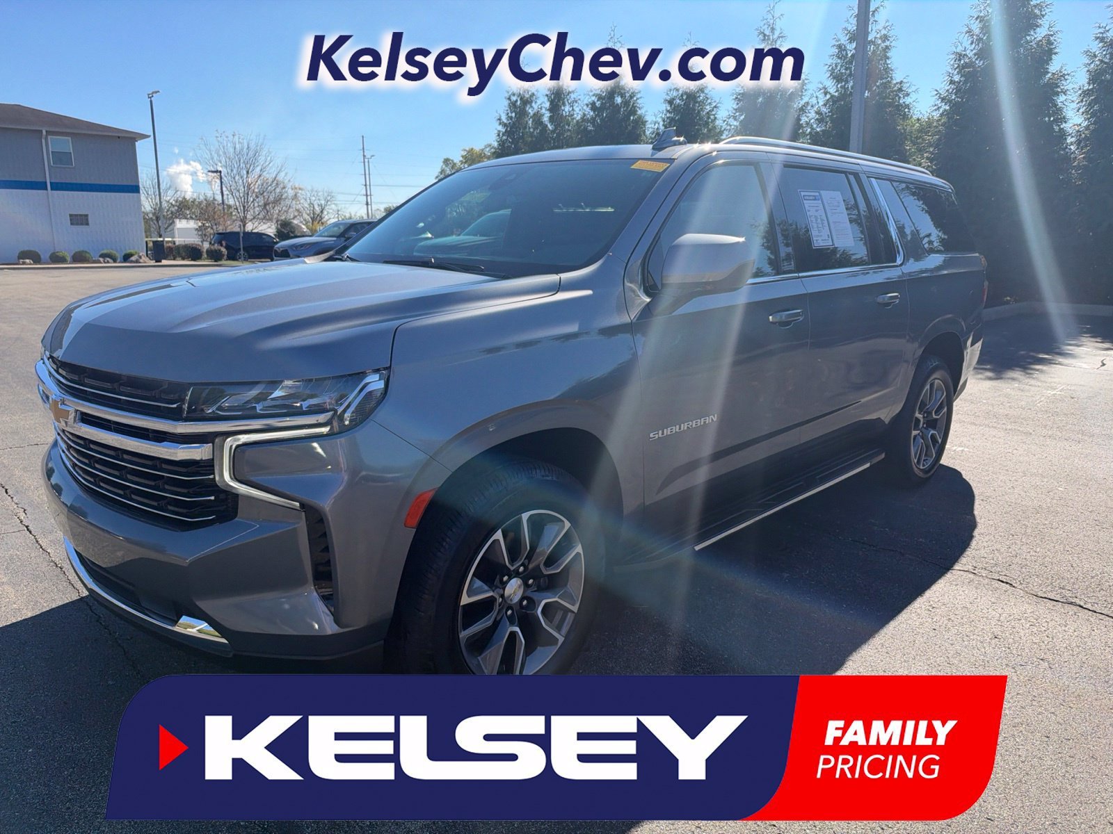 Used 2021 Chevrolet Suburban LT w/ Rear Media and Nav Package AWD/4WD image 1
