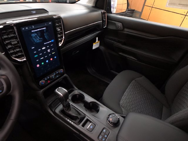 New 2026 Ford Ranger XLT w/ Equipment Group 301A High AWD/4WD image 18