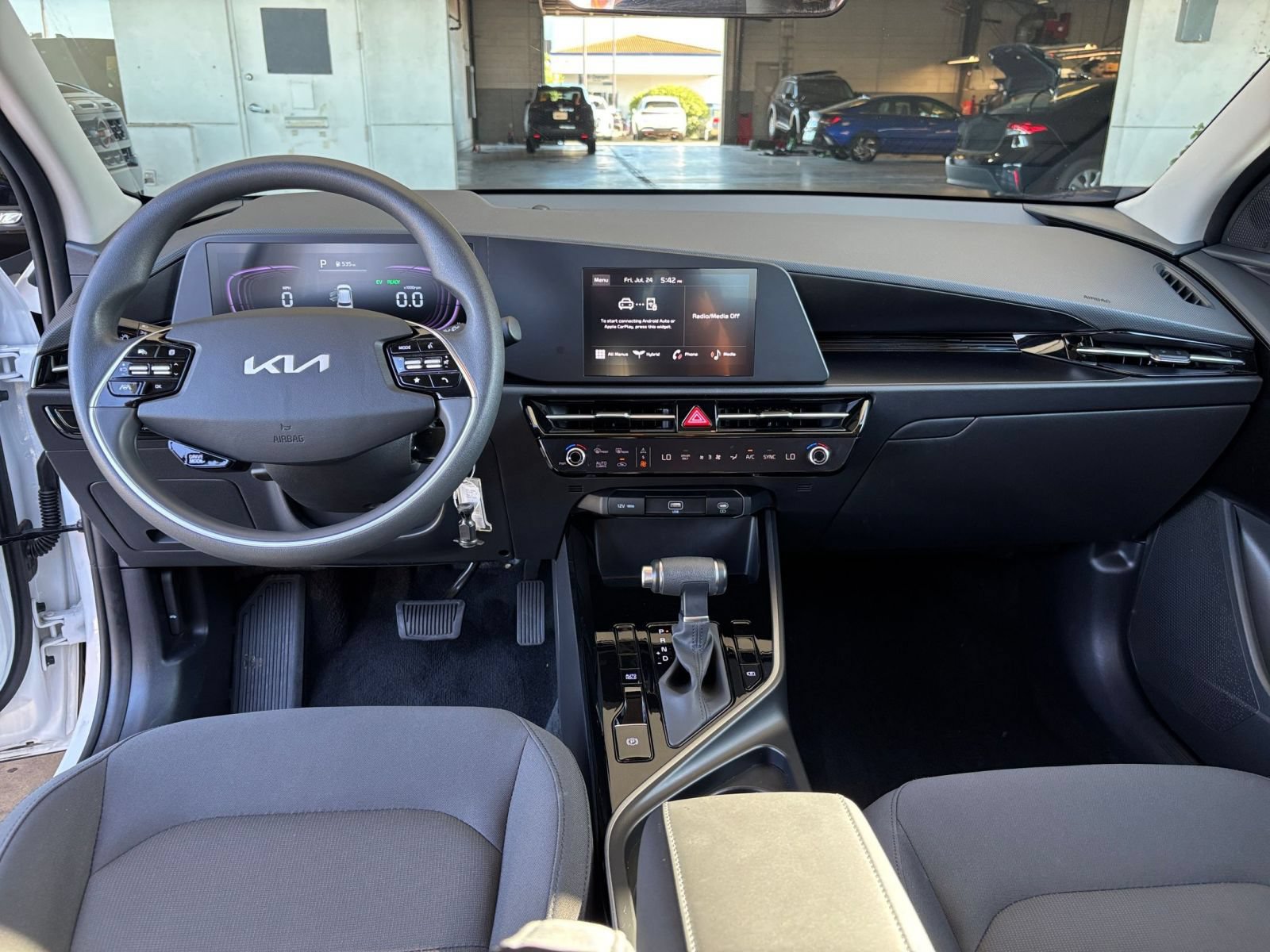 Used 2026 Kia Niro LX FWD image 31