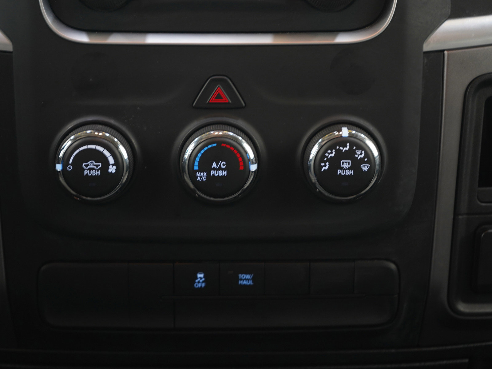 Used 2023 RAM 1500 Classic SLT image 19