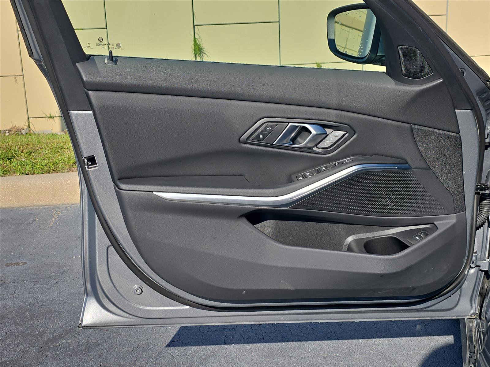 Used 2025 BMW 330i Sedan RWD image 13