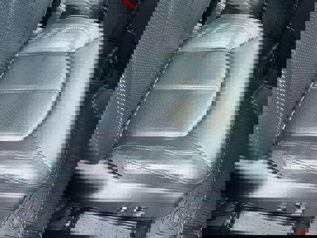 Used 2022 Chrysler Pacifica Touring-L w/ Uconnect Theater Family Group image 24