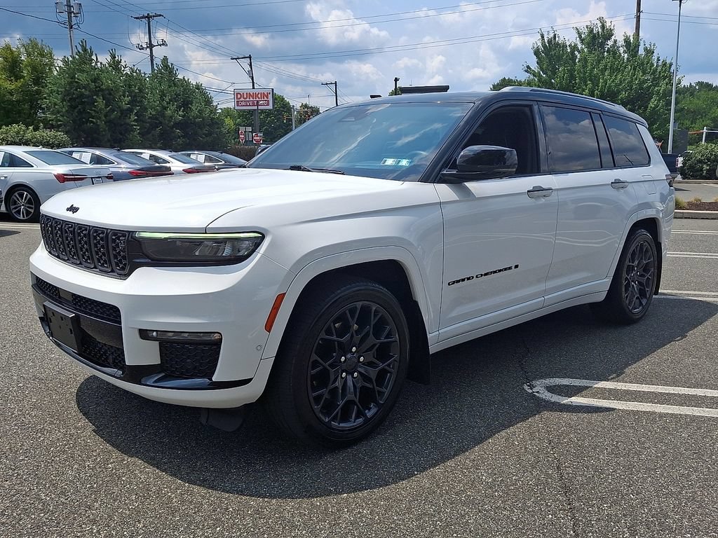 Used 2023 Jeep Grand Cherokee L Summit AWD/4WD image 6