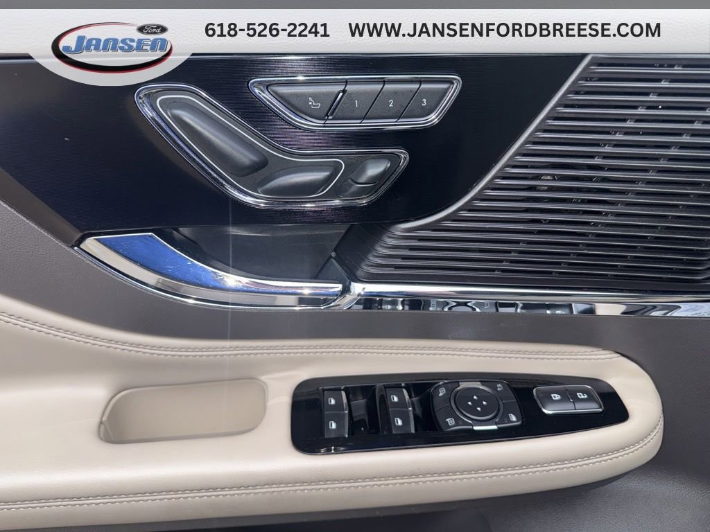 Used 2022 Lincoln Corsair Reserve w/ Equipment Group 201A AWD/4WD image 9