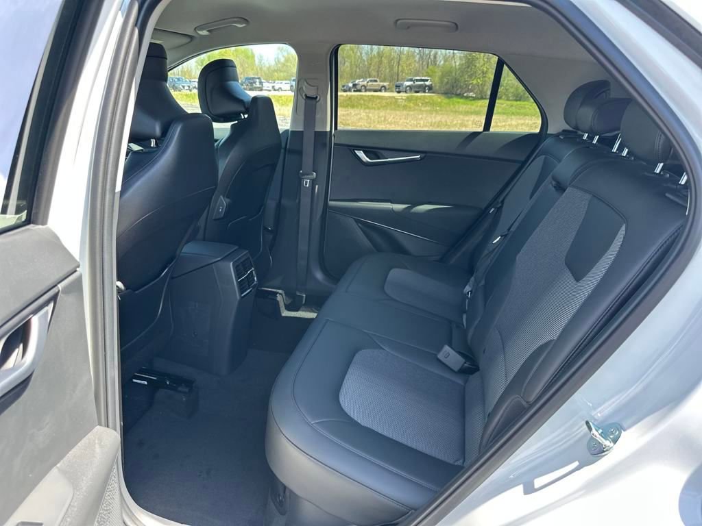 New 2025 Kia Niro EX image 13
