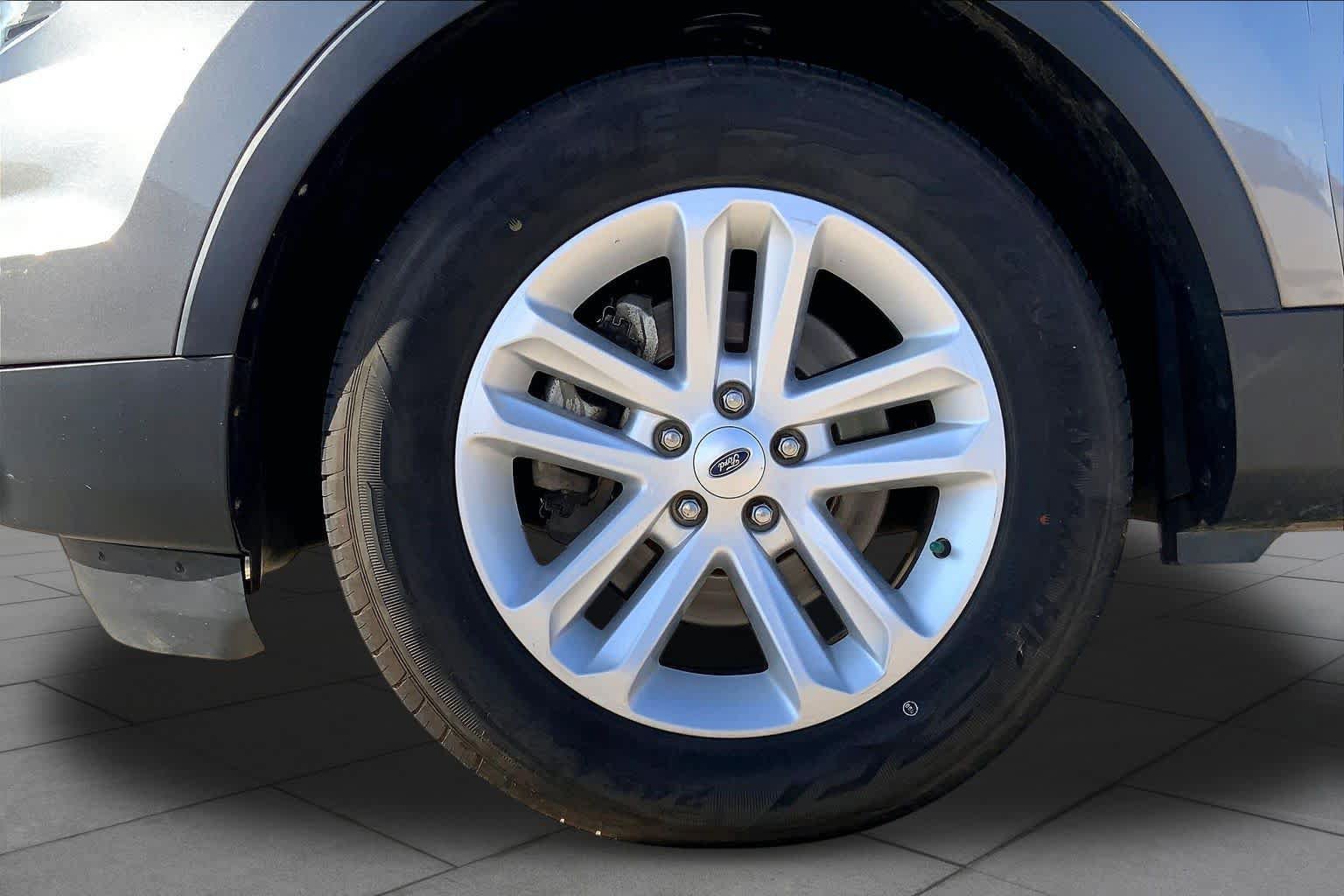 Used 2012 Ford Explorer XLT AWD/4WD image 9