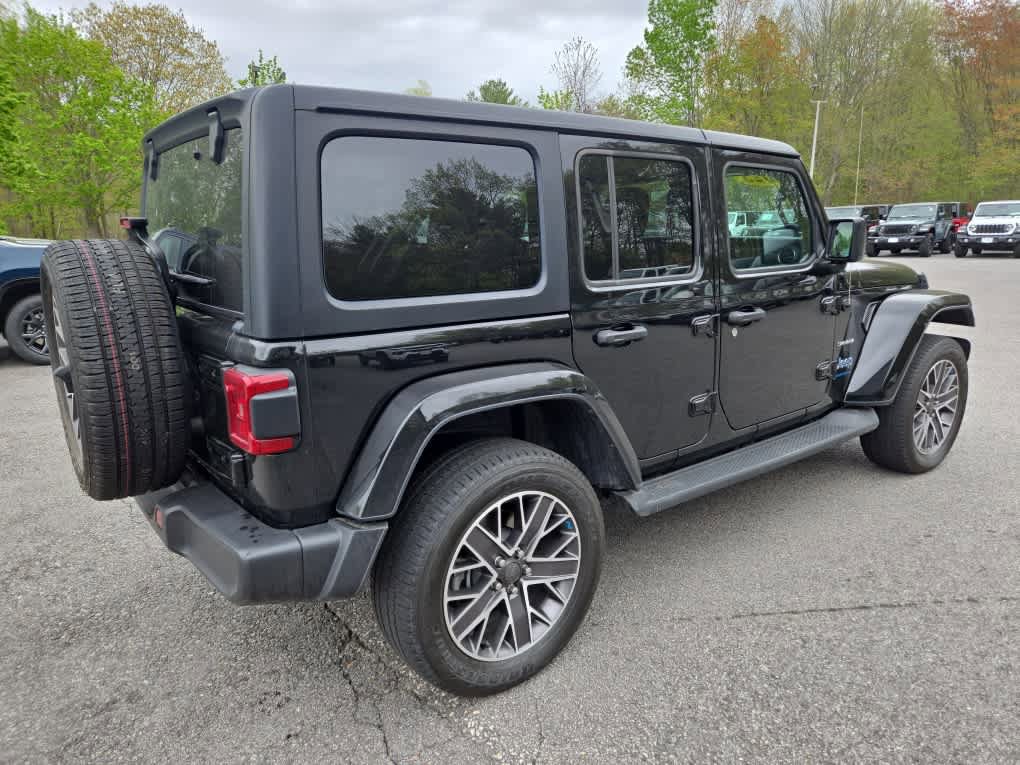 Used 2023 Jeep Wrangler Unlimited Sahara w/ Cold Weather Group AWD/4WD image 4