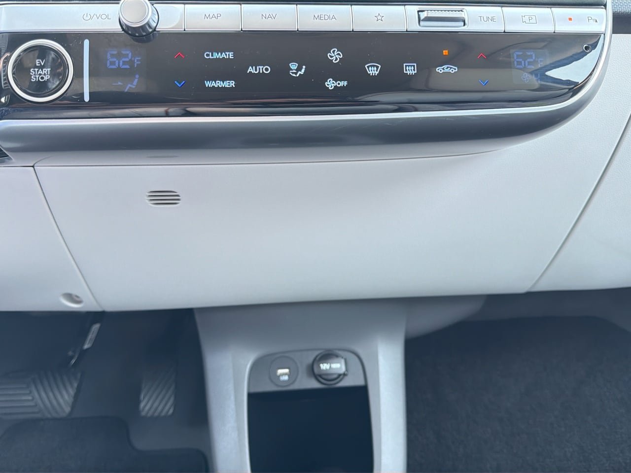 Certified 2022 Hyundai Ioniq 5 Limited AWD/4WD image 24