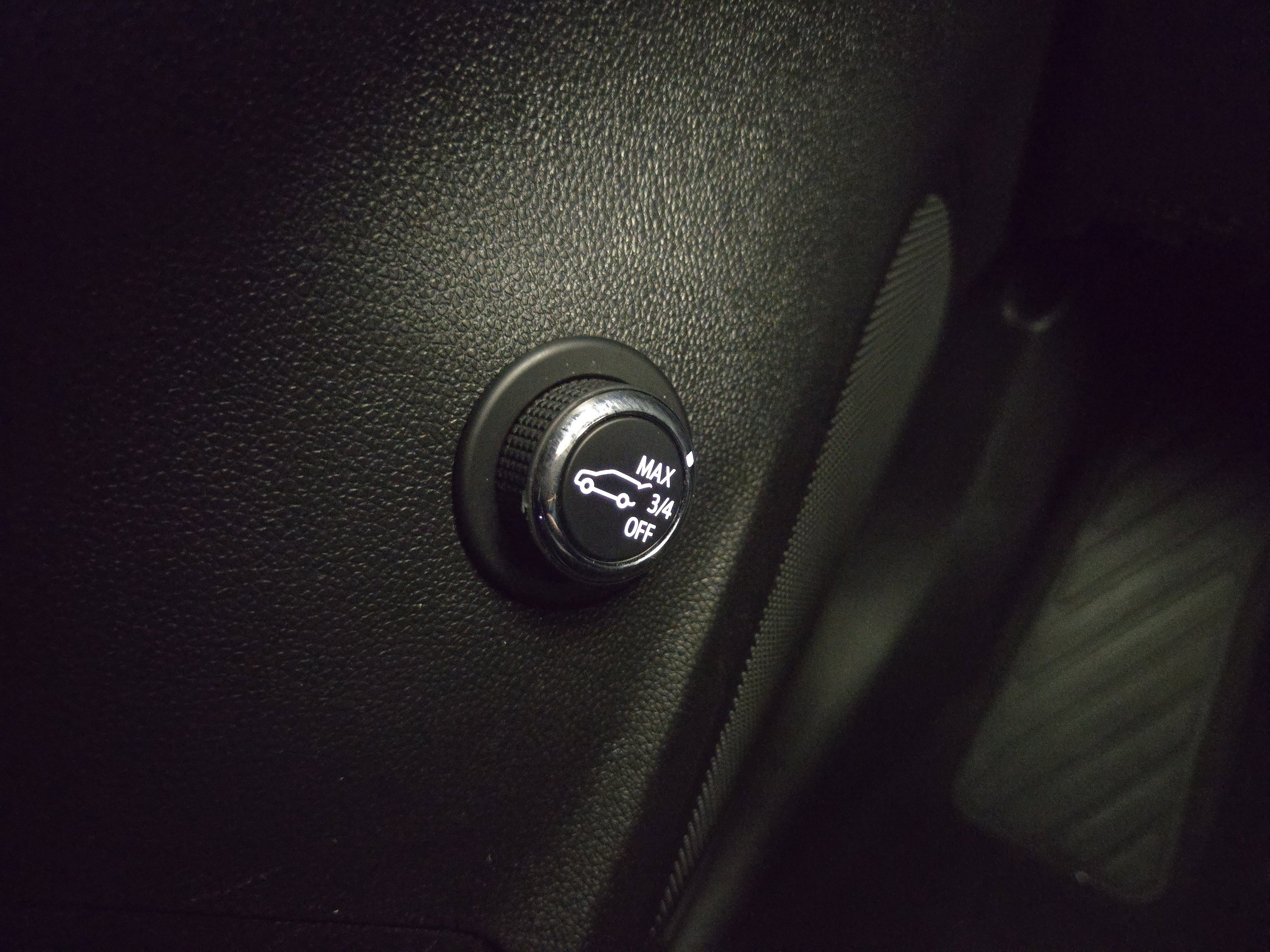 Certified 2023 Buick Envision Essence w/ Sport Touring Package image 31