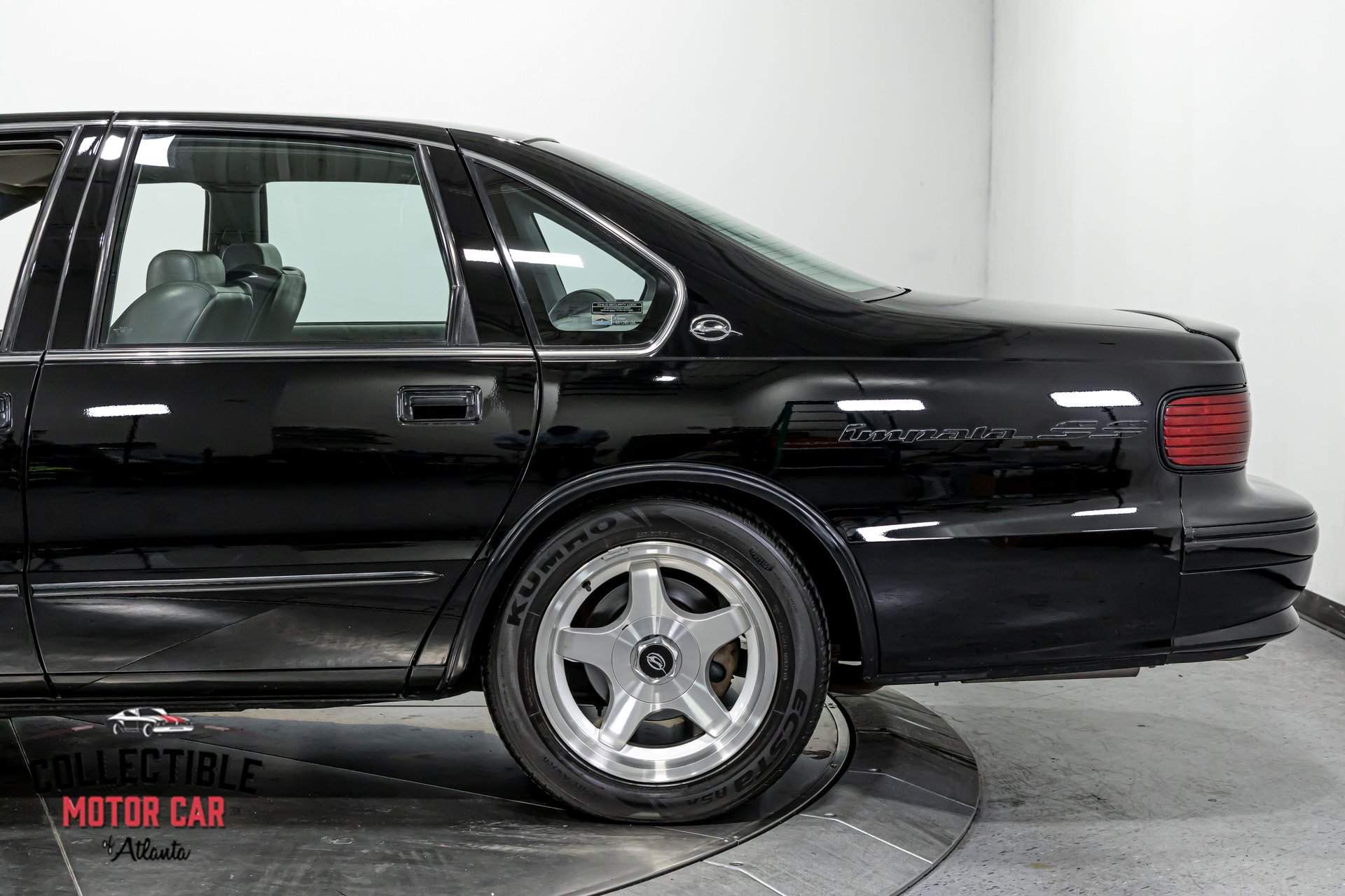 Used 1996 Chevrolet Impala SS RWD image 39