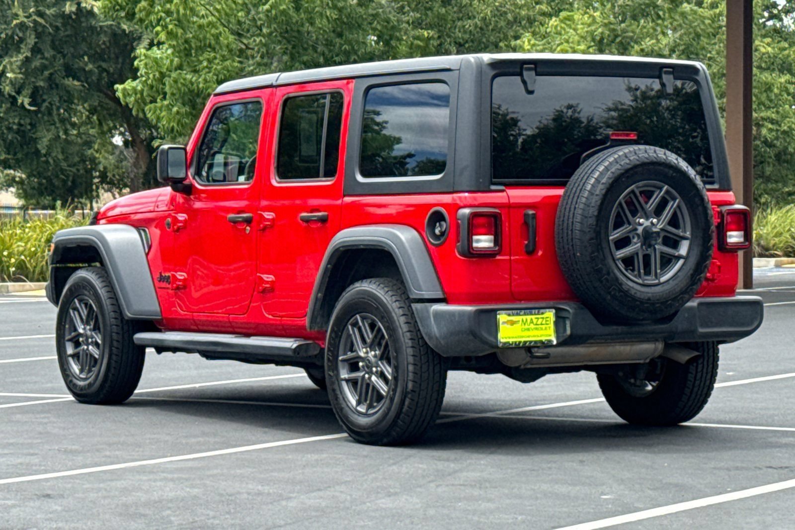 Used 2024 Jeep Wrangler Unlimited Sport AWD/4WD image 3