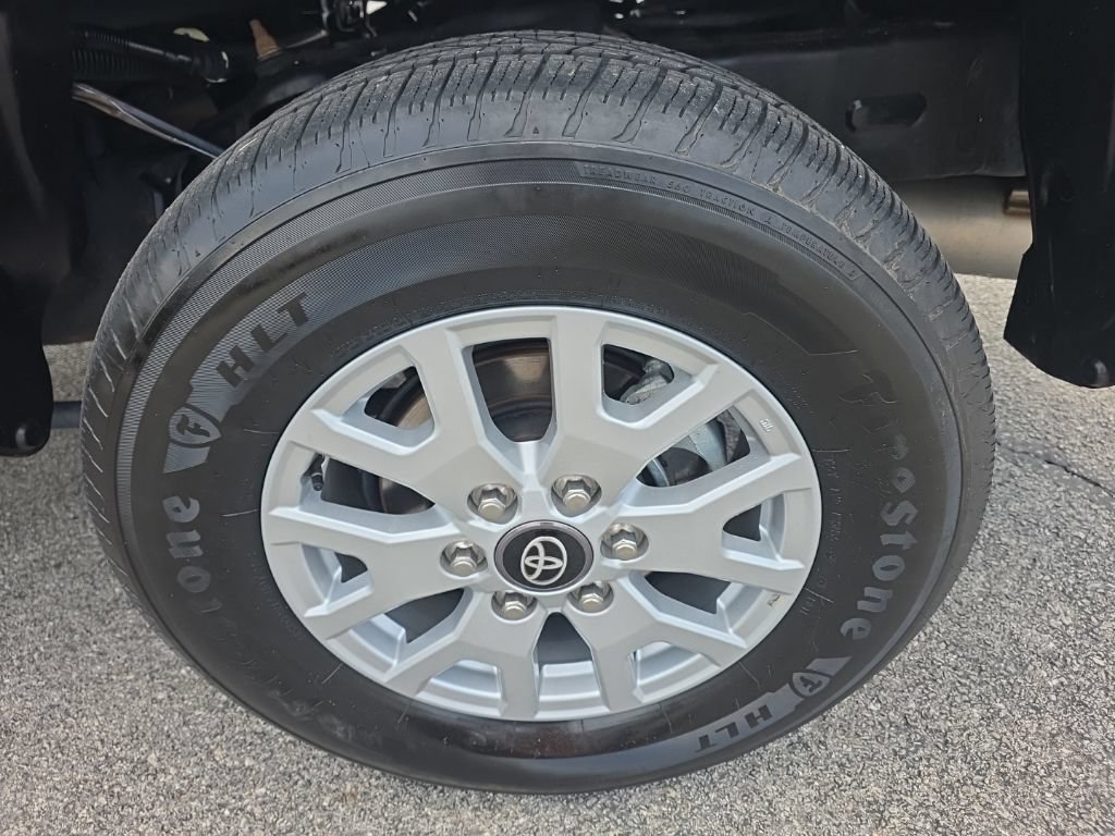 Certified 2025 Toyota Tacoma SR5 AWD/4WD image 7