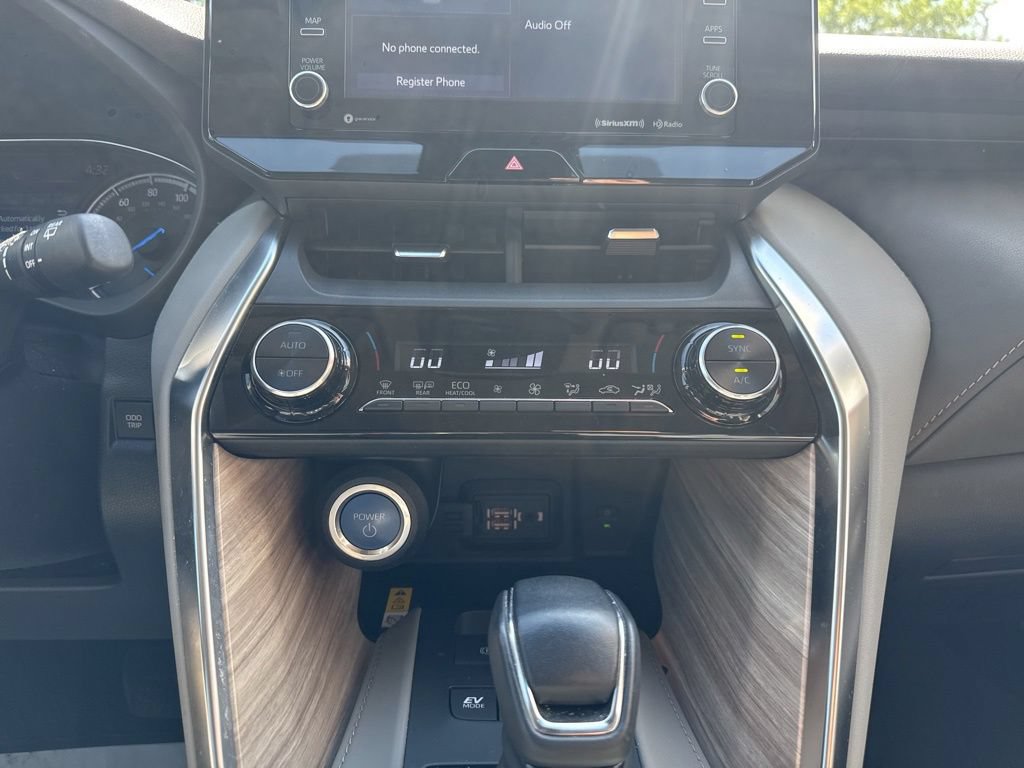 Certified 2022 Toyota Venza XLE AWD/4WD image 23