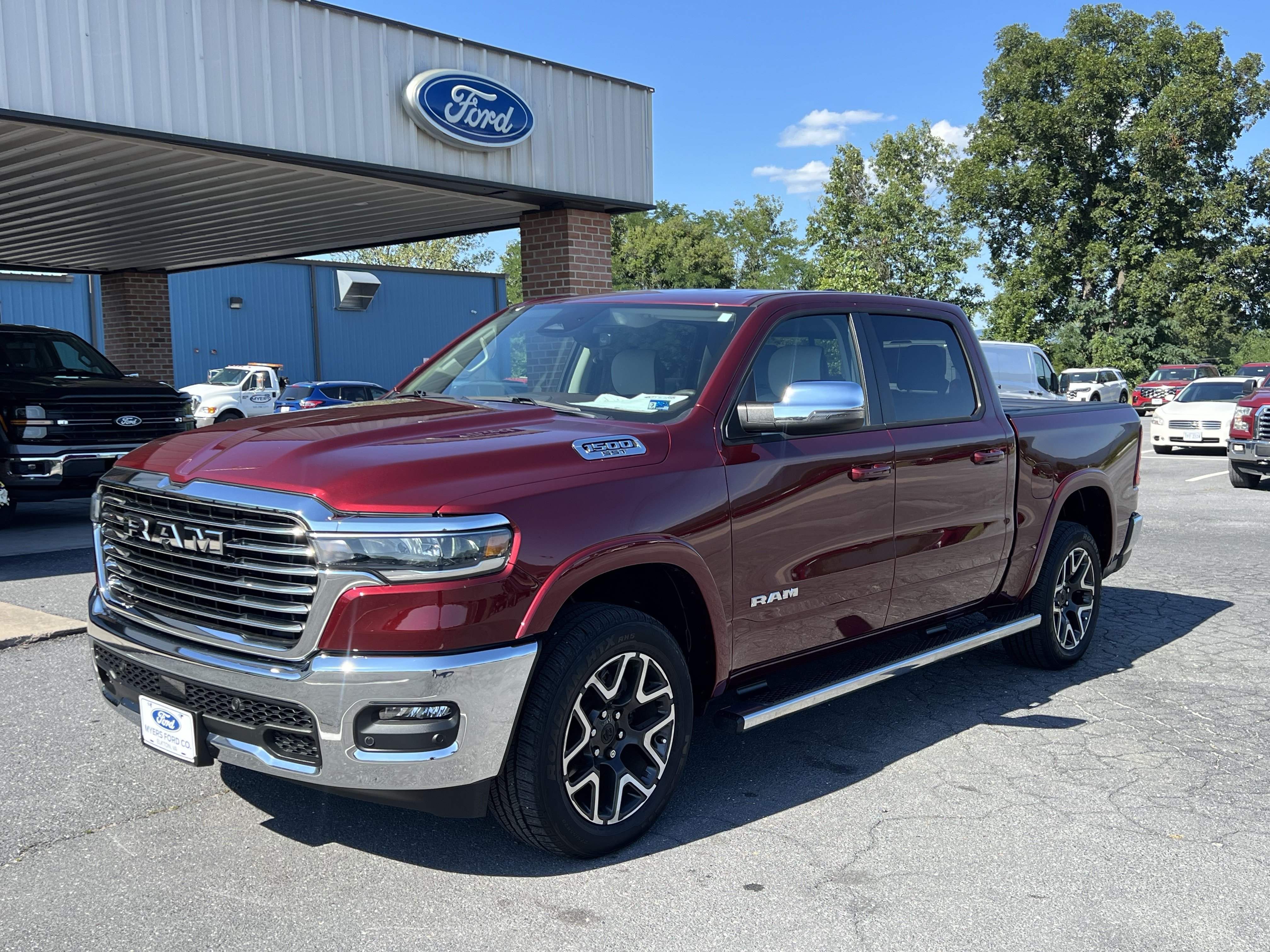 Used 2025 RAM 1500 Laramie w/ Bed Utility Group AWD/4WD image 3