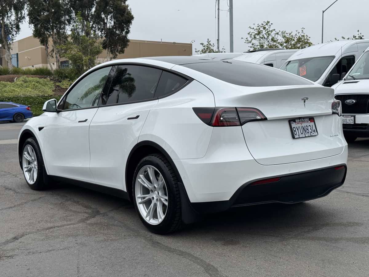 Used 2021 Tesla Model Y Long Range AWD/4WD image 13