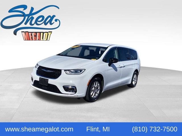 Used 2024 Chrysler Pacifica Touring-L FWD image 1