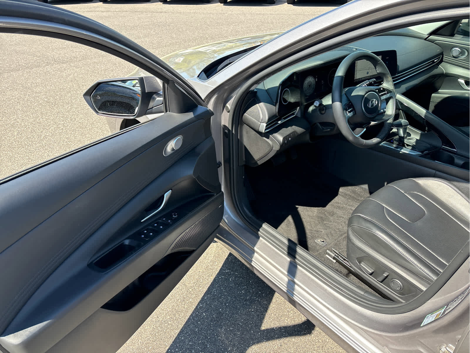 Used 2024 Hyundai Elantra Limited FWD image 7