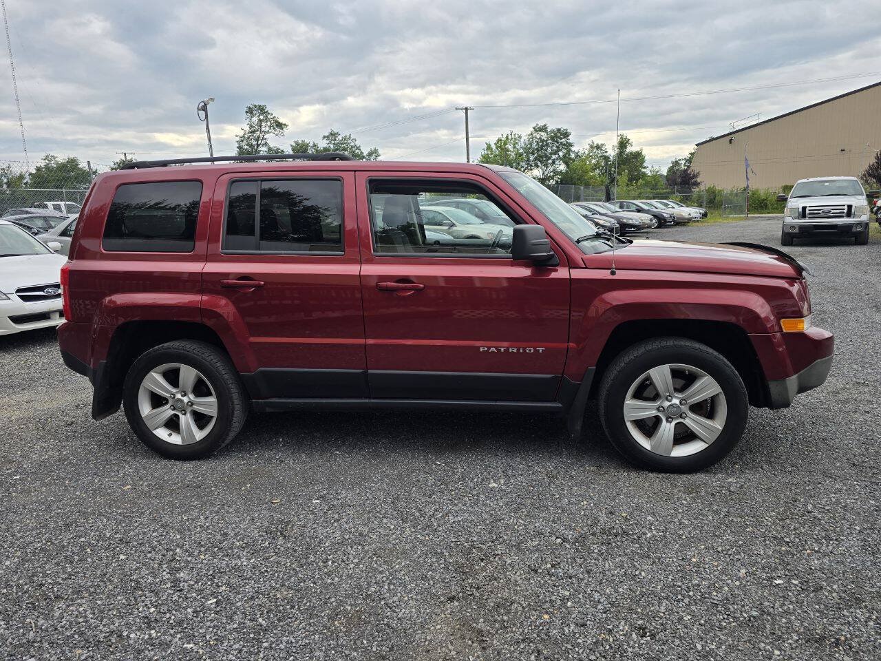 Used 2012 Jeep Patriot Latitude AWD/4WD image 8