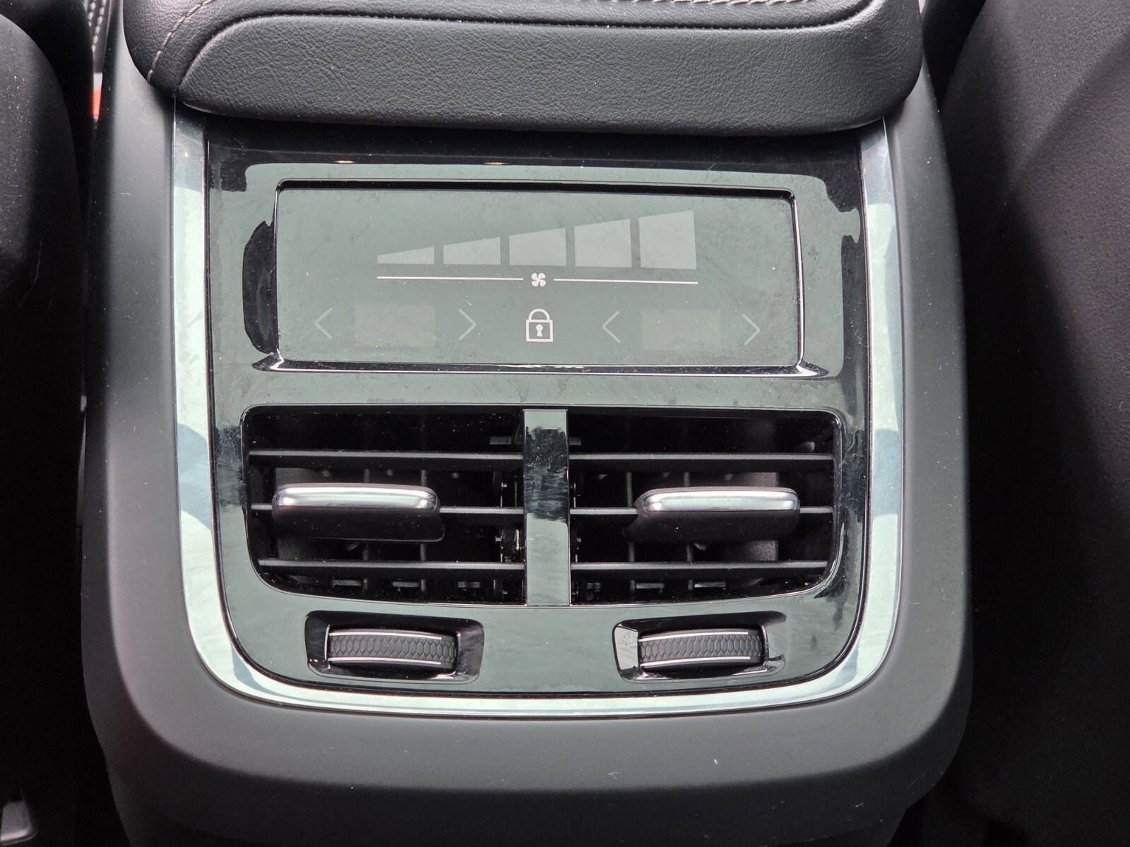 Used 2021 Volvo XC60 T5 Inscription w/ Advanced Package image 13