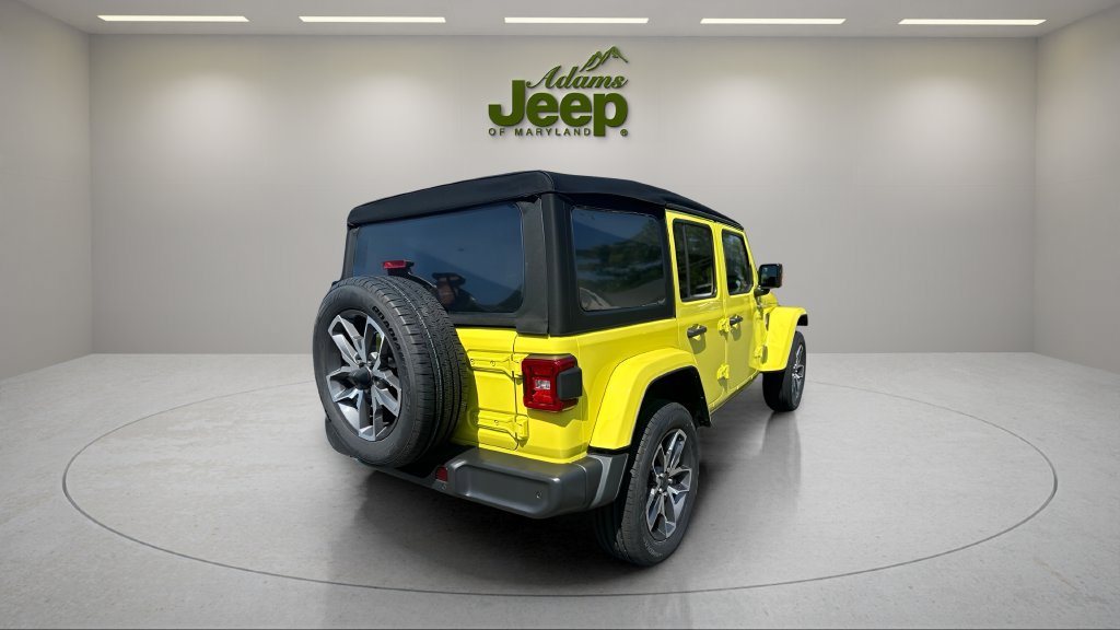 Used 2024 Jeep Wrangler Unlimited w/ Convenience Group AWD/4WD image 5