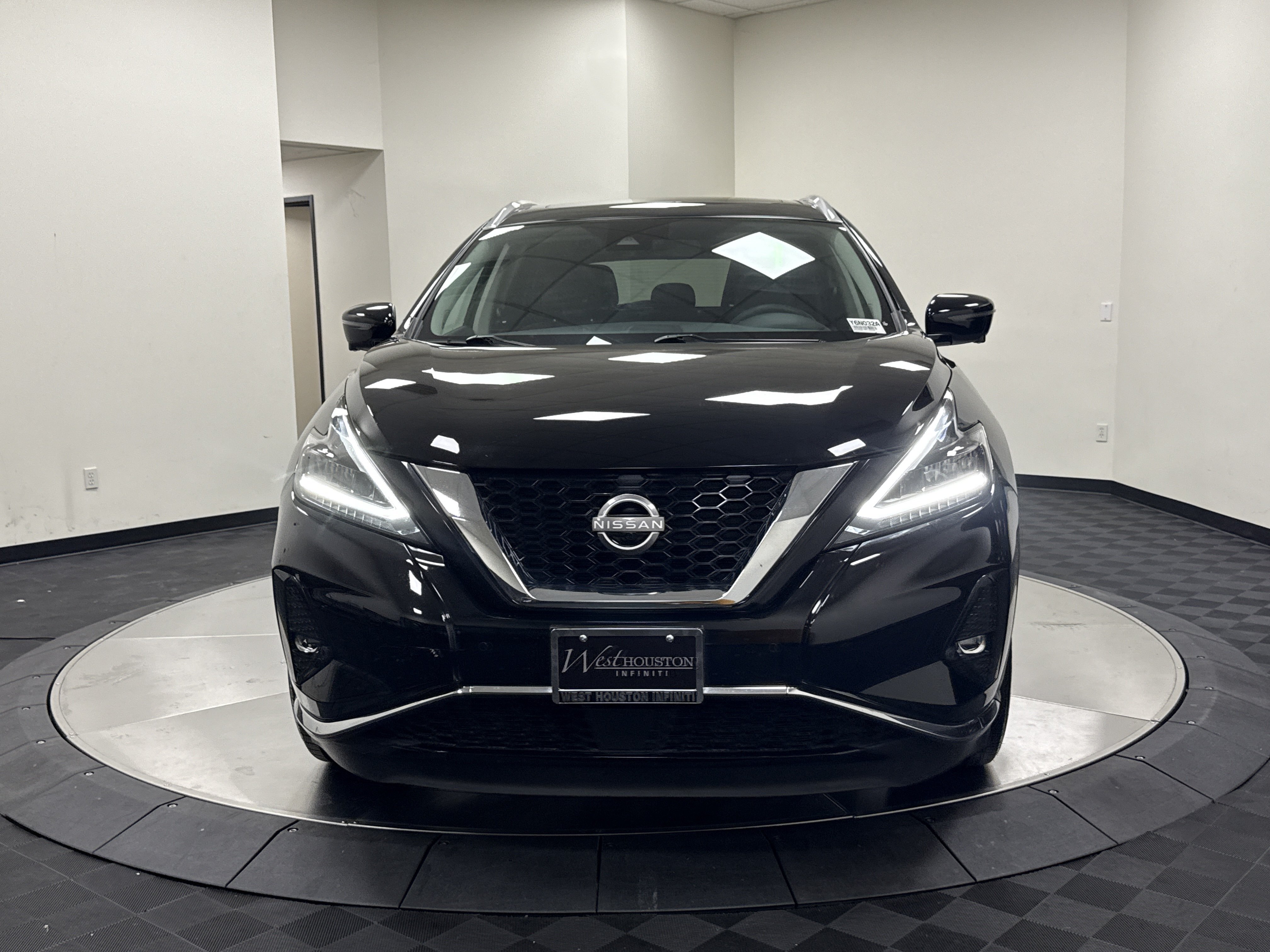 Used 2024 Nissan Murano Platinum w/ Cargo Package FWD image 2