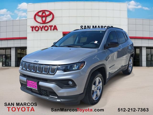 Used 2022 Jeep Compass Latitude image 1