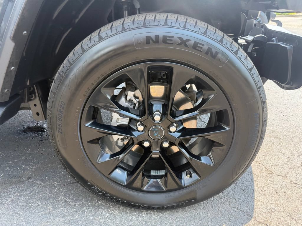 Used 2025 Jeep Wrangler Unlimited Sahara AWD/4WD image 60