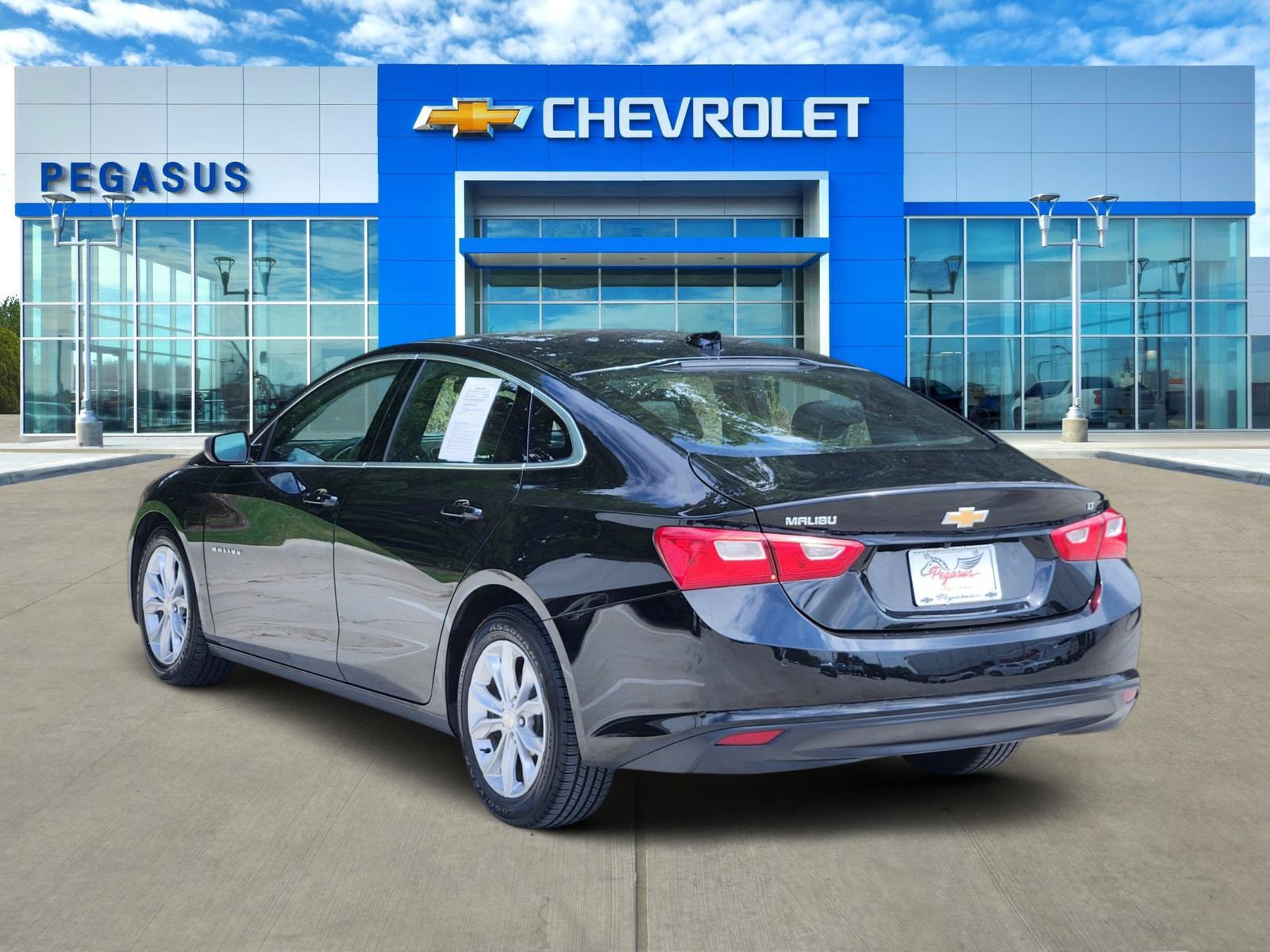 Used 2024 Chevrolet Malibu LT FWD image 4