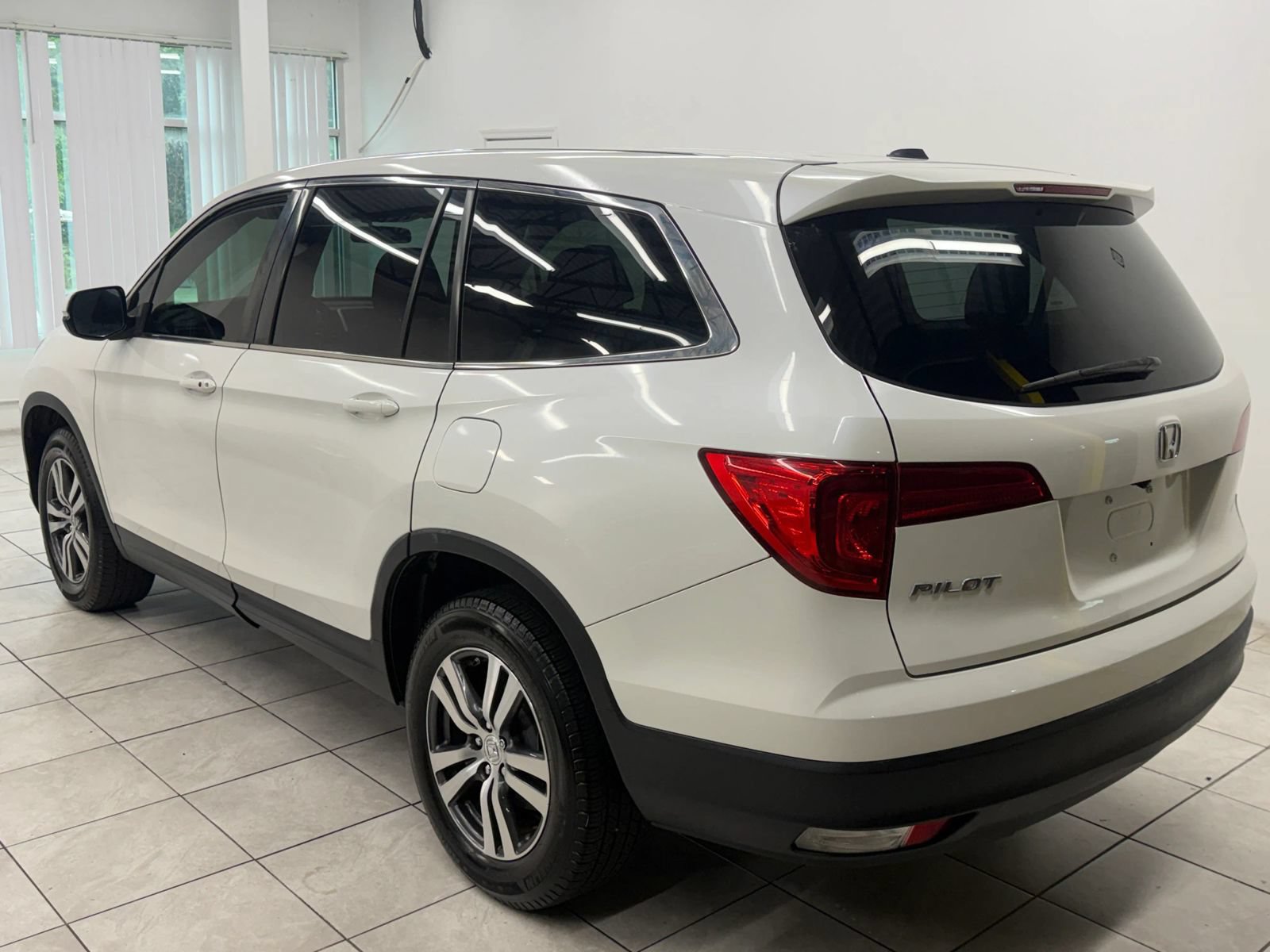 Used 2018 Honda Pilot EX image 7