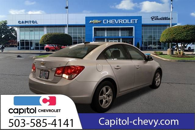 Used 2016 Chevrolet Cruze LT w/ Technology Package image 2