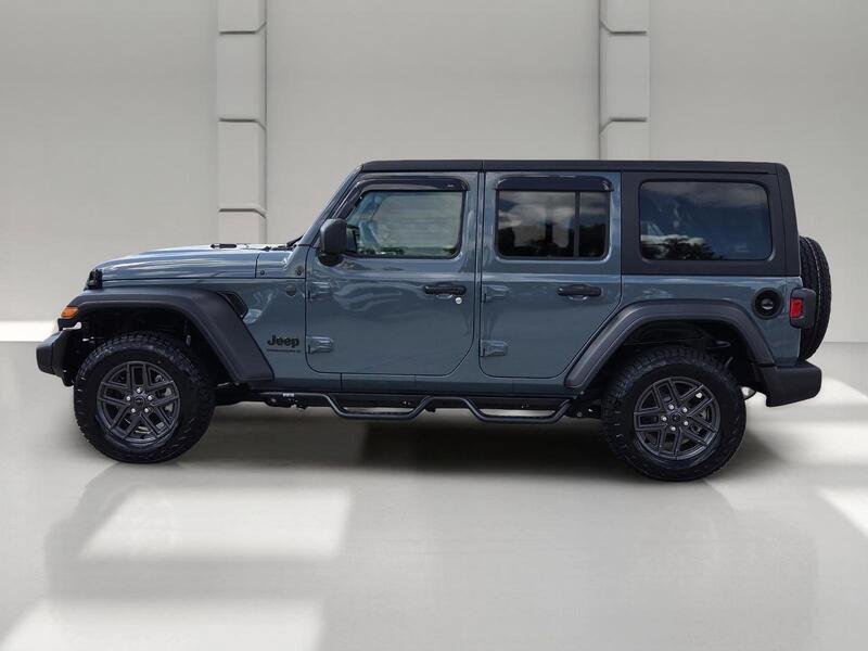Used 2025 Jeep Wrangler Unlimited Sport AWD/4WD image 2