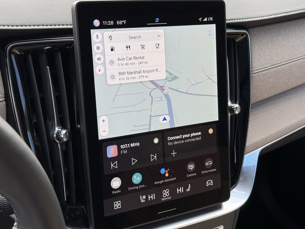 Certified 2025 Volvo XC90 B6 Plus image 23