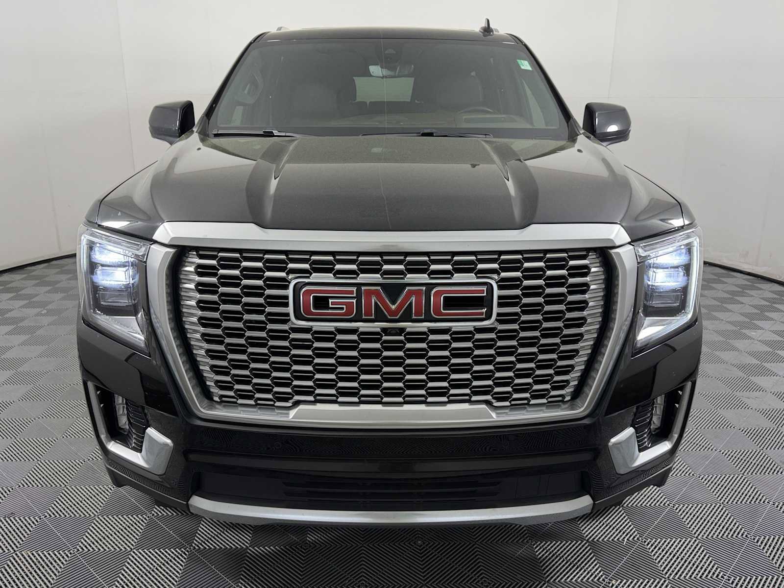 Certified 2021 GMC Yukon Denali w/ Denali Premium Package image 2