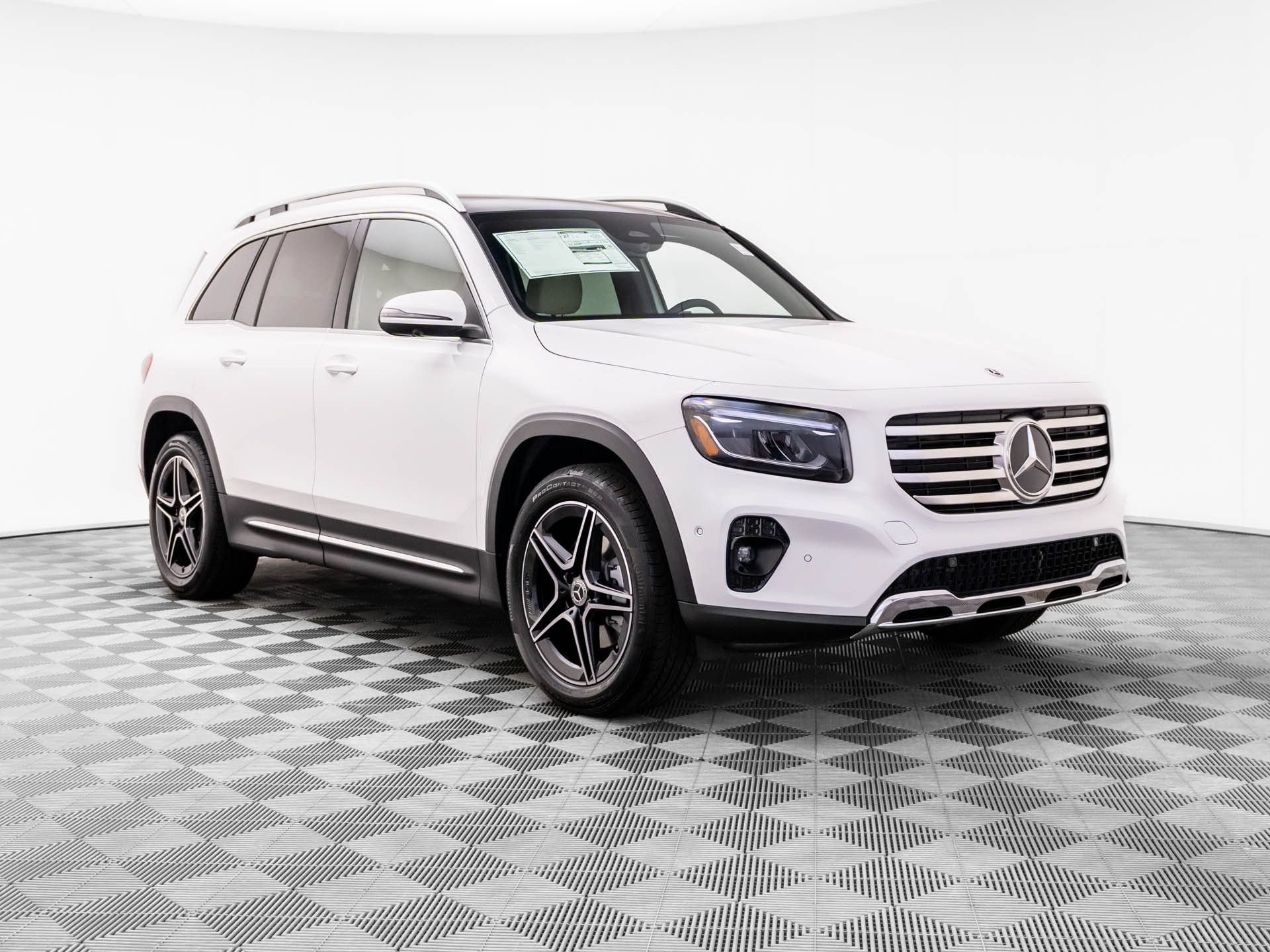 New 2026 Mercedes-Benz GLB 250 4MATIC image 7