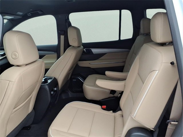 Used 2025 Buick Enclave Preferred w/ Power Package image 8