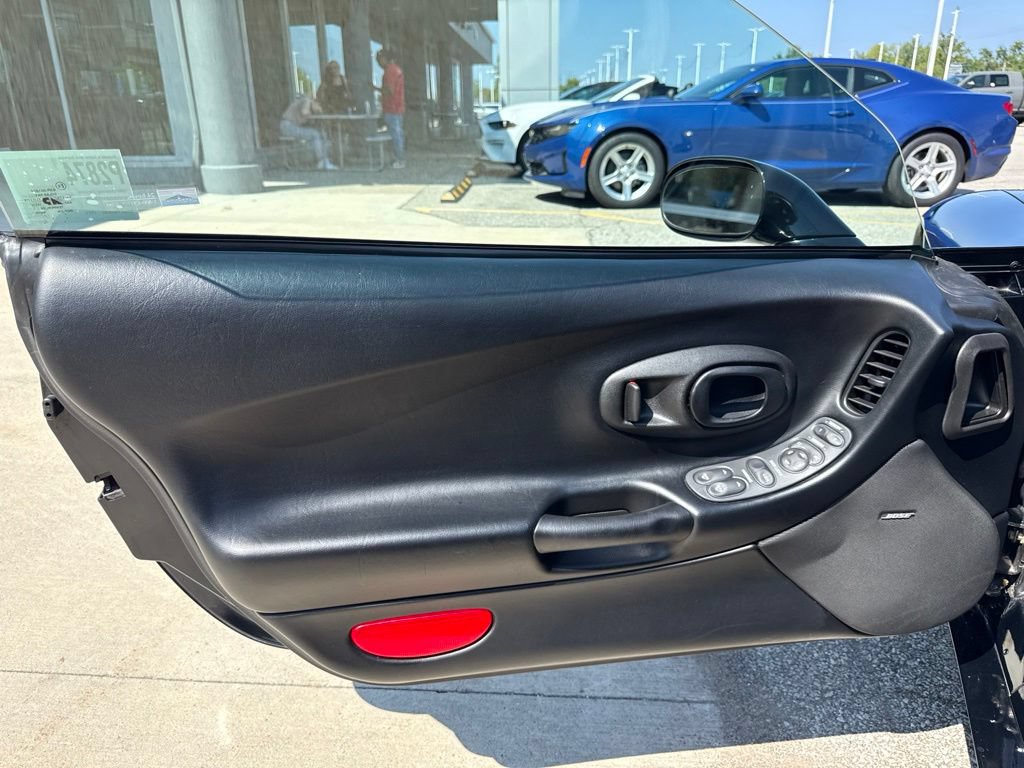 Used 1999 Chevrolet Corvette Convertible w/ Memory Pkg RWD image 19