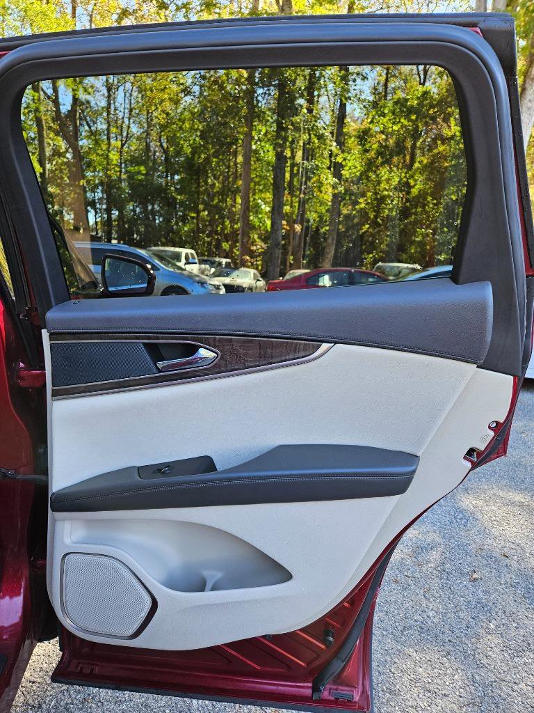 Used 2016 Lincoln MKX Reserve w/ Technology Package AWD/4WD image 36